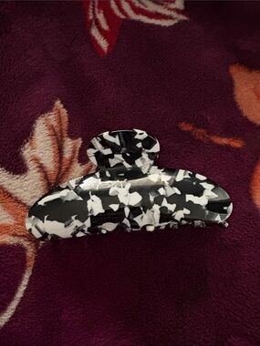Black & White Marbled Hair Claw Clip - Women Accessories